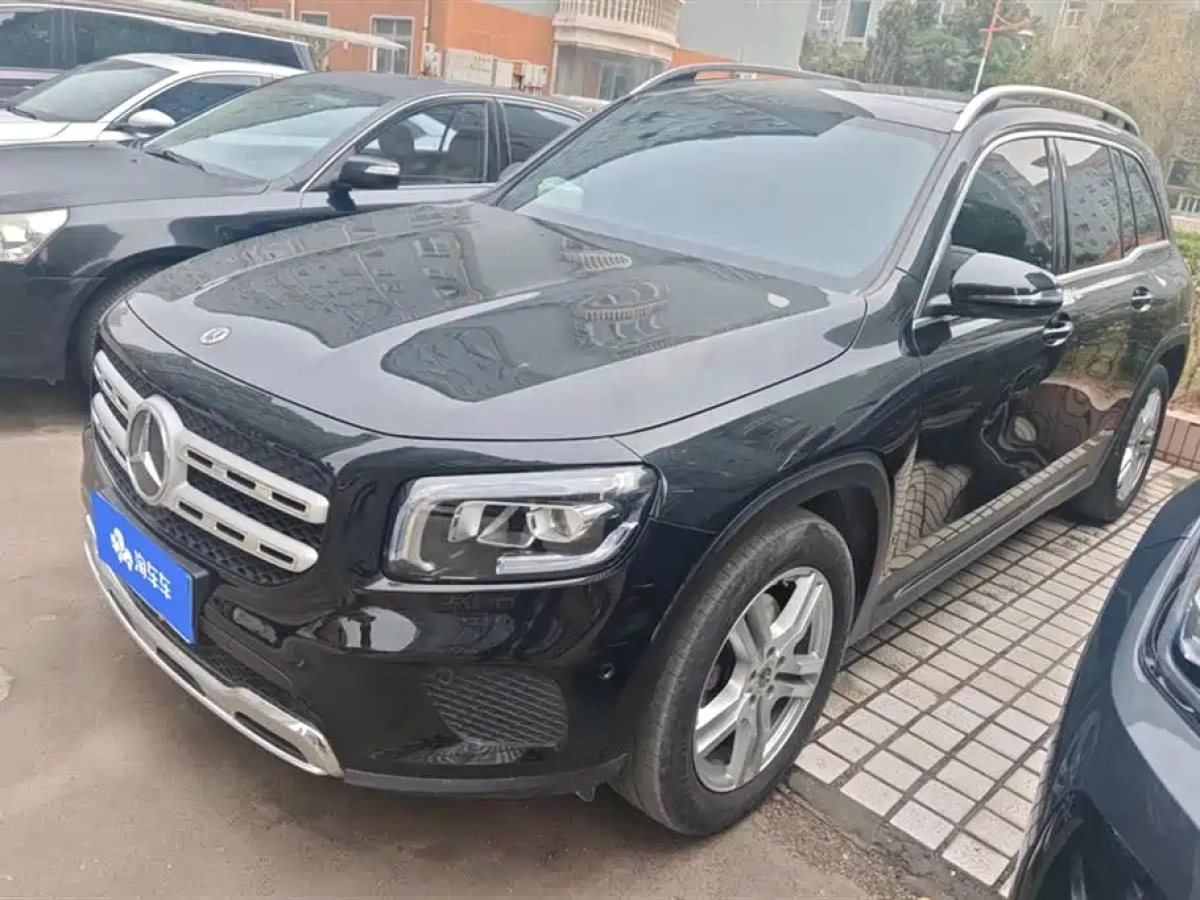 MERCEDES-BENZ GLB