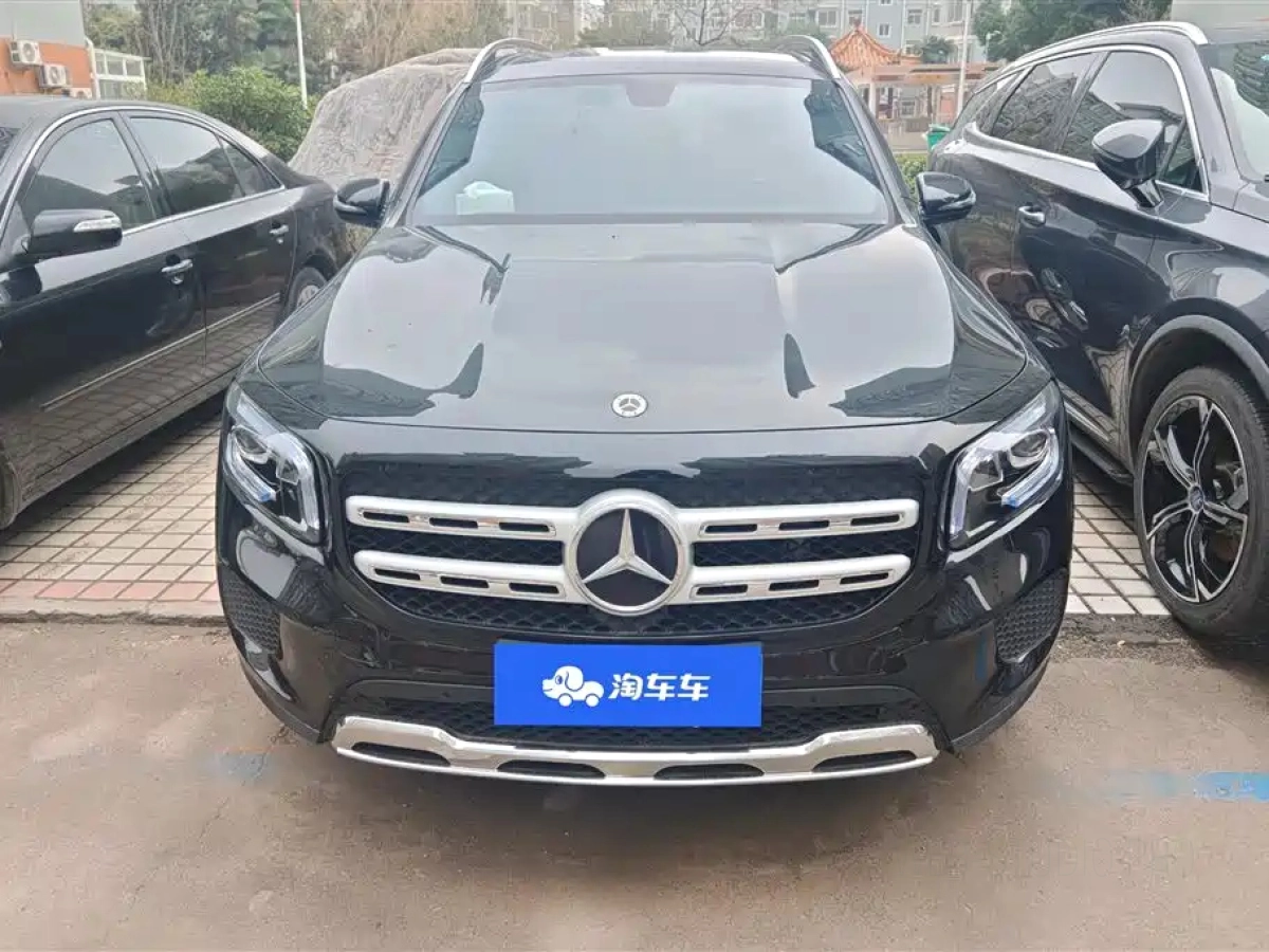 MERCEDES-BENZ GLB