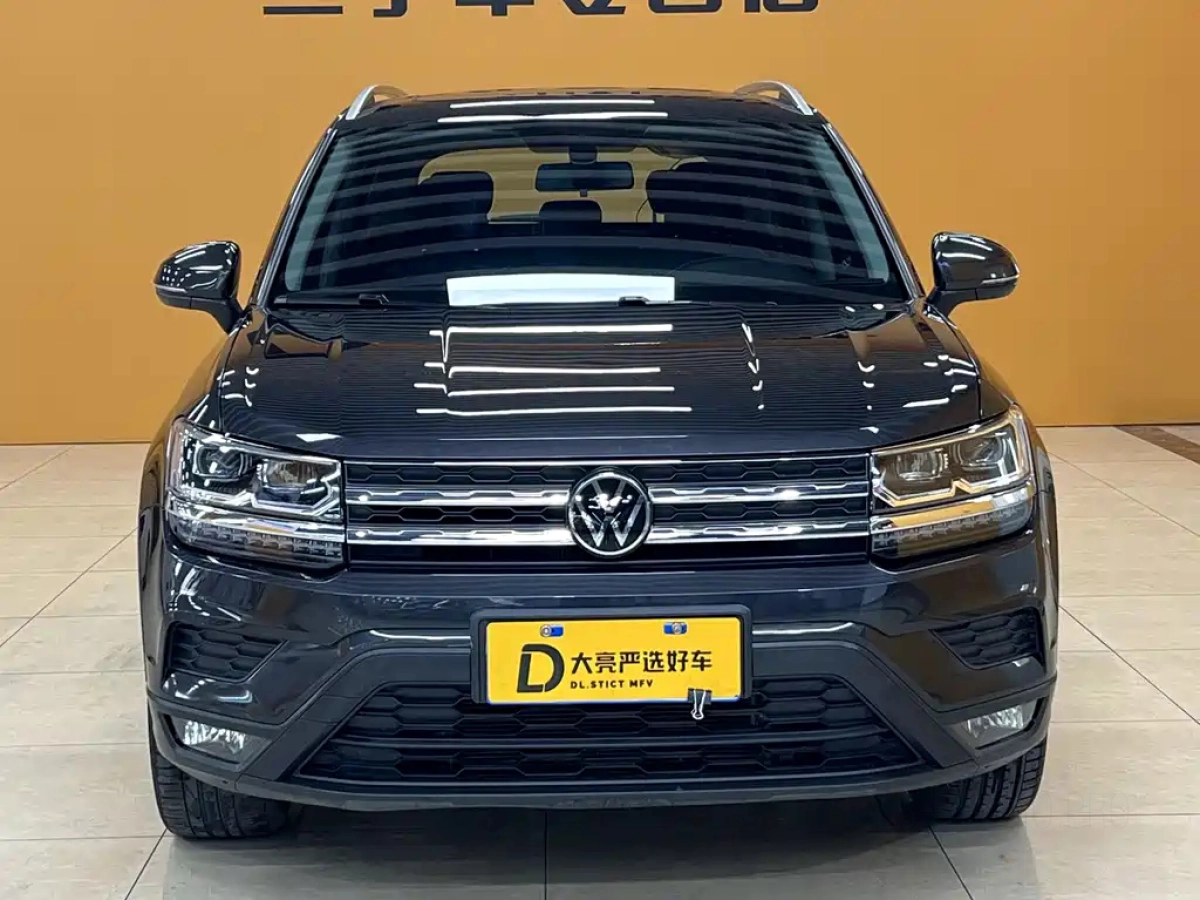 VOLKSWAGEN THARU