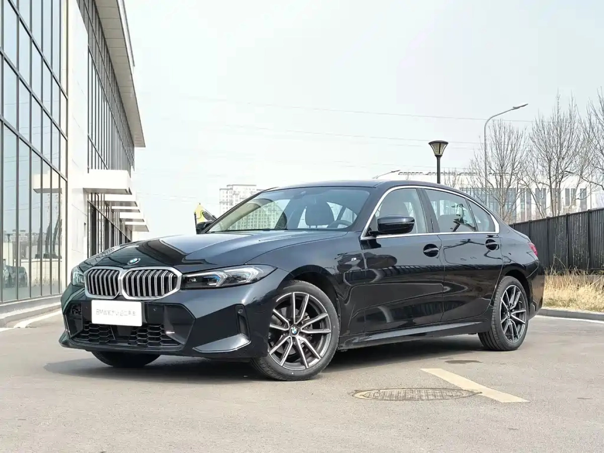 BMW 3 SERIES  2025