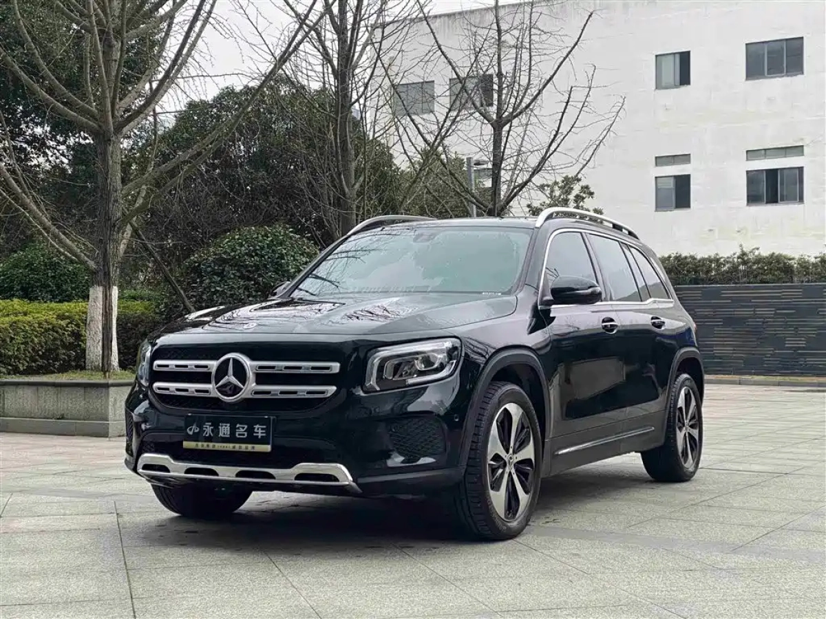 MERCEDES-BENZ GLB