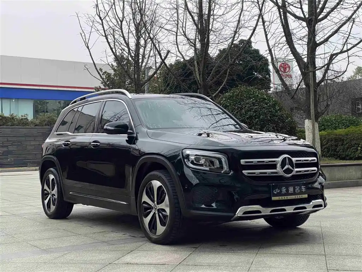 MERCEDES-BENZ GLB