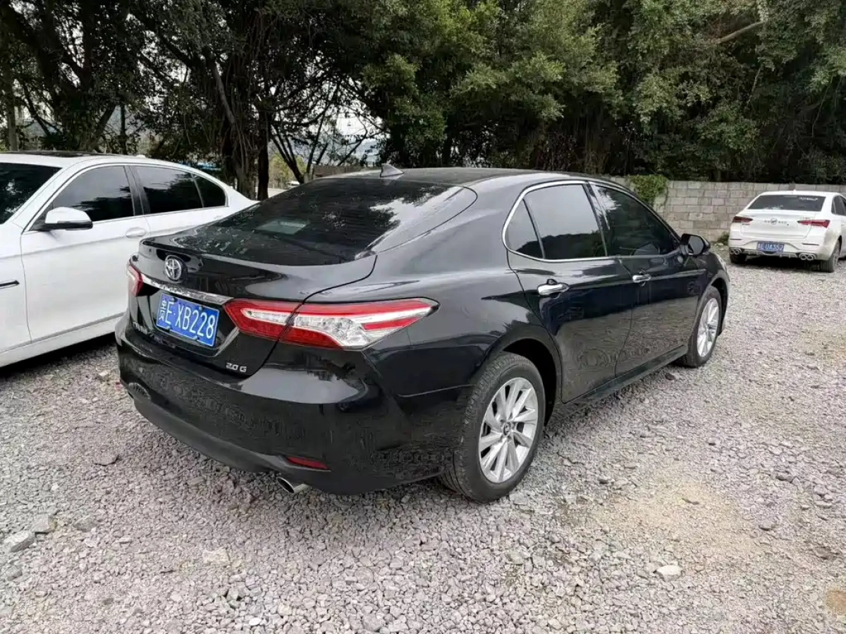 TOYOTA CAMRY