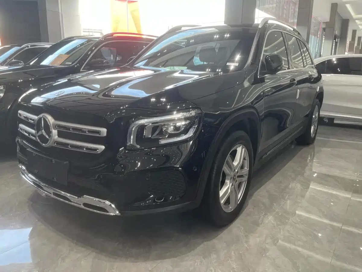 MERCEDES-BENZ GLB