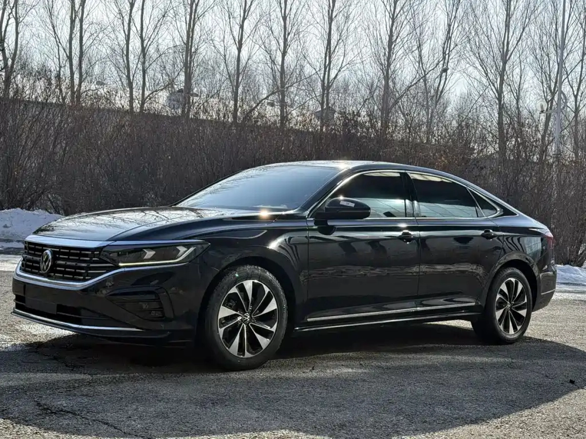 VOLKSWAGEN PASSAT  2022