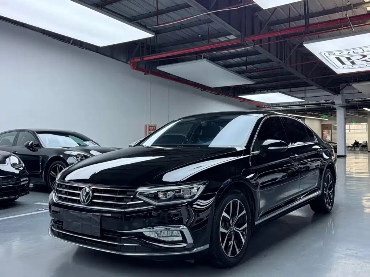 VOLKSWAGEN MAGOTAN  2022