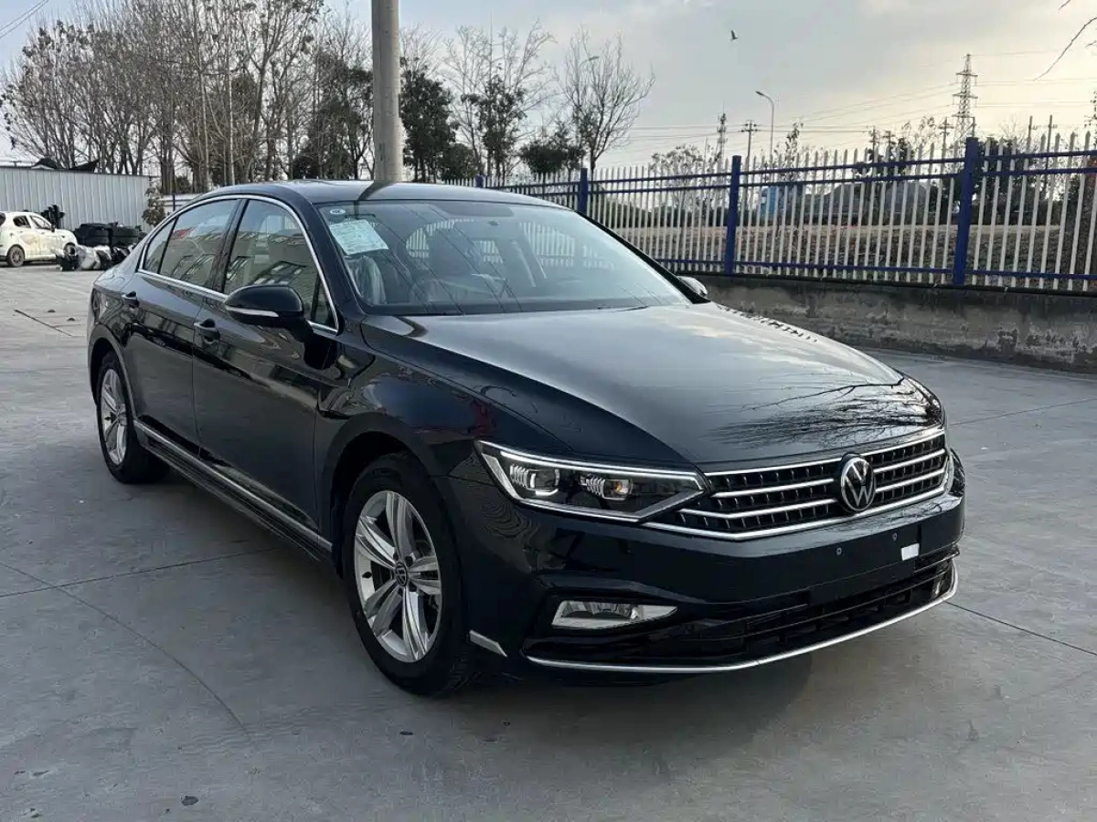 VOLKSWAGEN MAGOTAN  2025