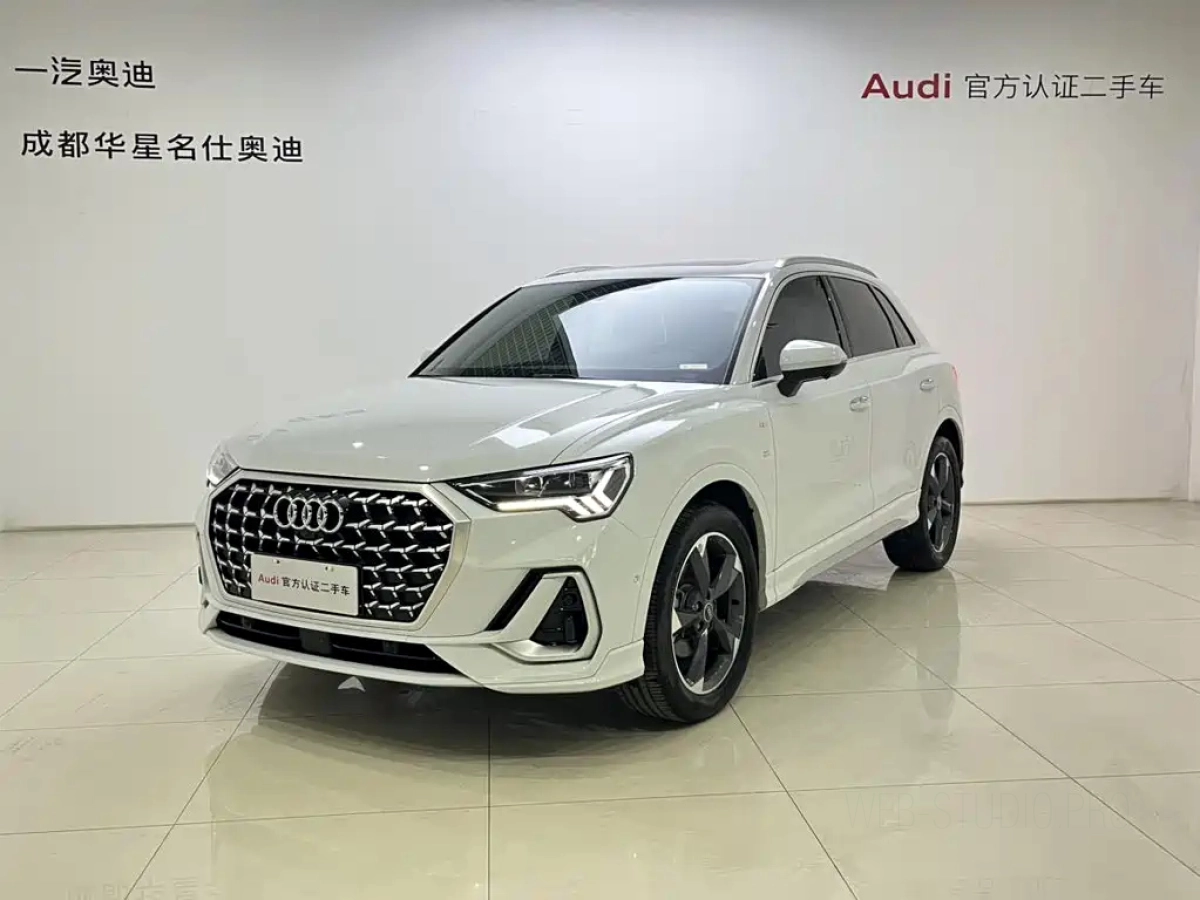 AUDI Q3