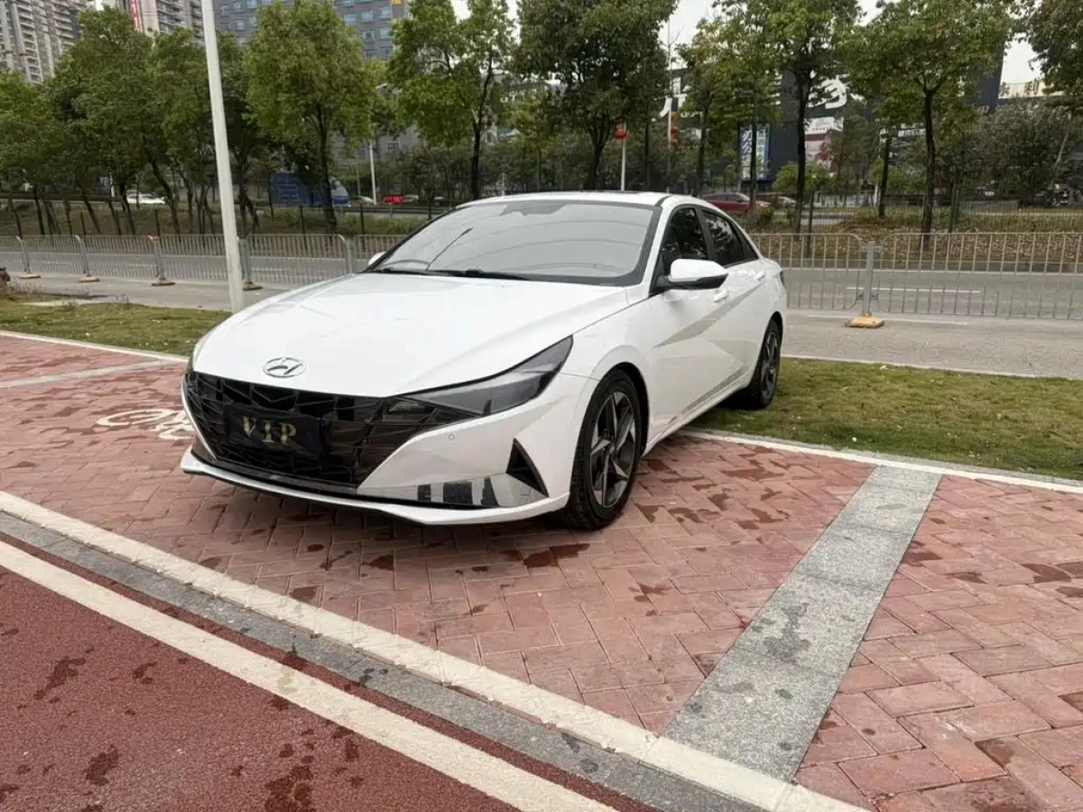 HYUNDAI ELANTRA  2022