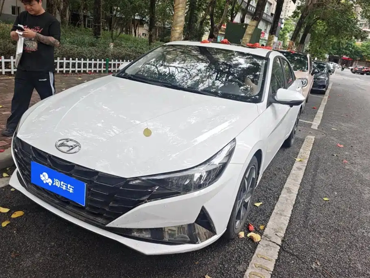HYUNDAI ELANTRA  2023