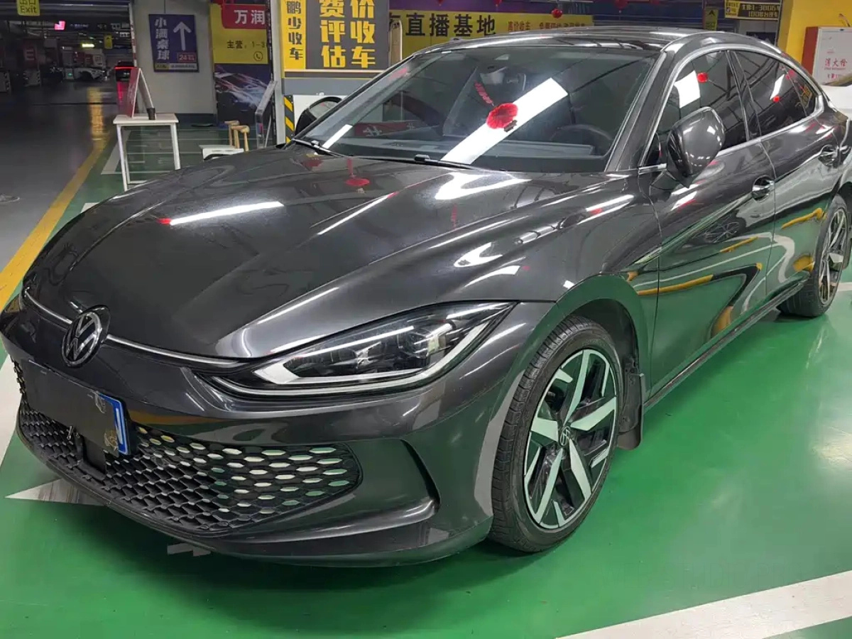 VOLKSWAGEN LAMANDO  2023