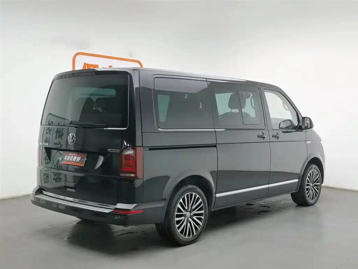 VOLKSWAGEN MULTIVAN