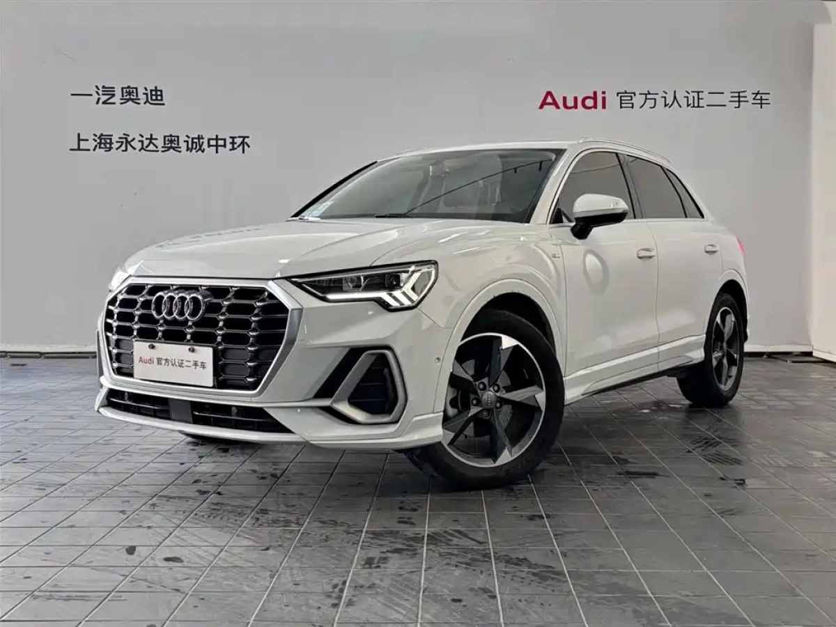 AUDI Q3  2021