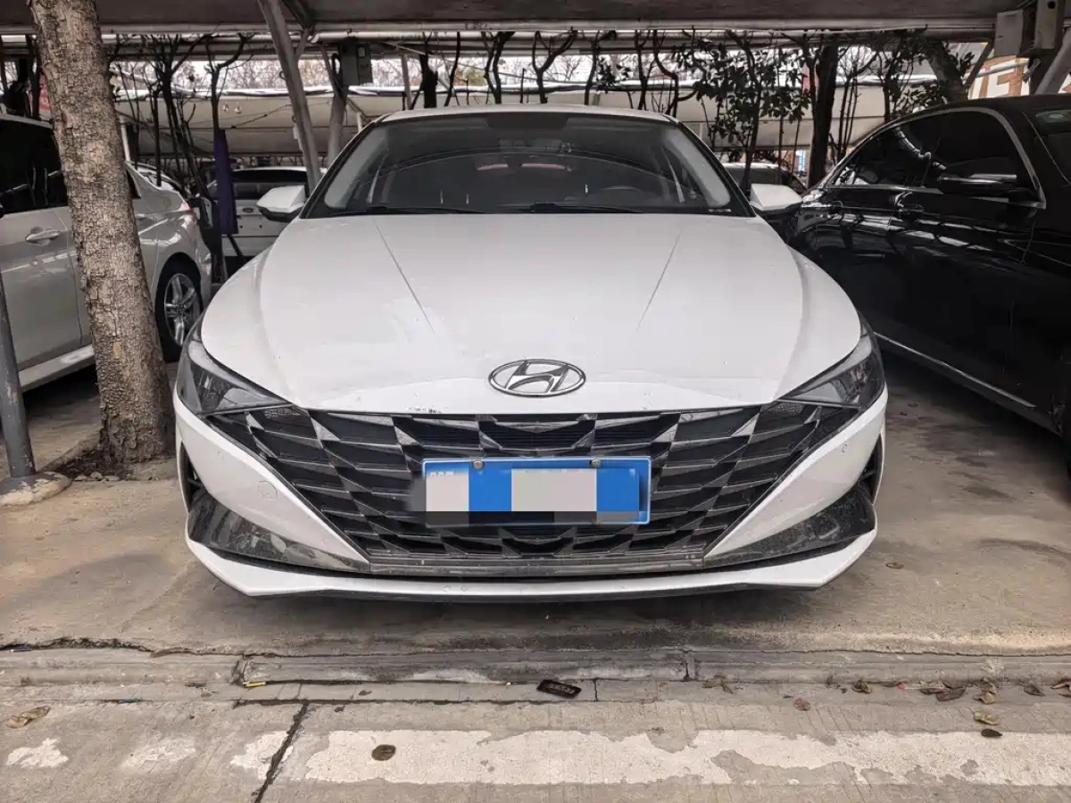 HYUNDAI ELANTRA
