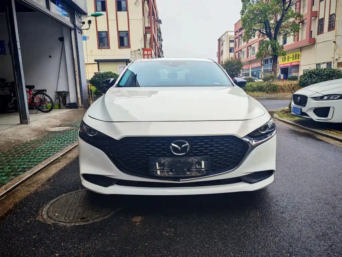 MAZDA 3 AXELA