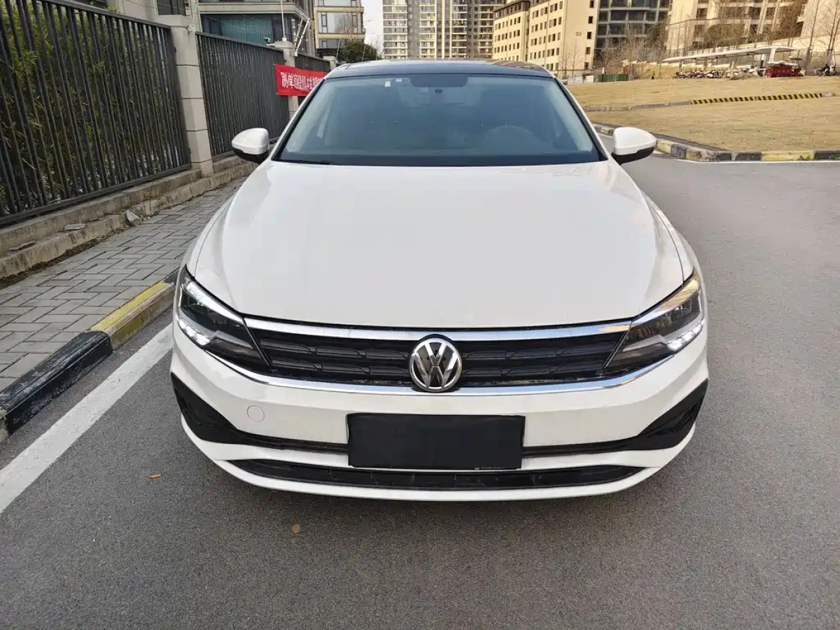VOLKSWAGEN LAMANDO