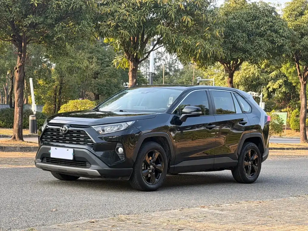 TOYOTA RAV4  2023