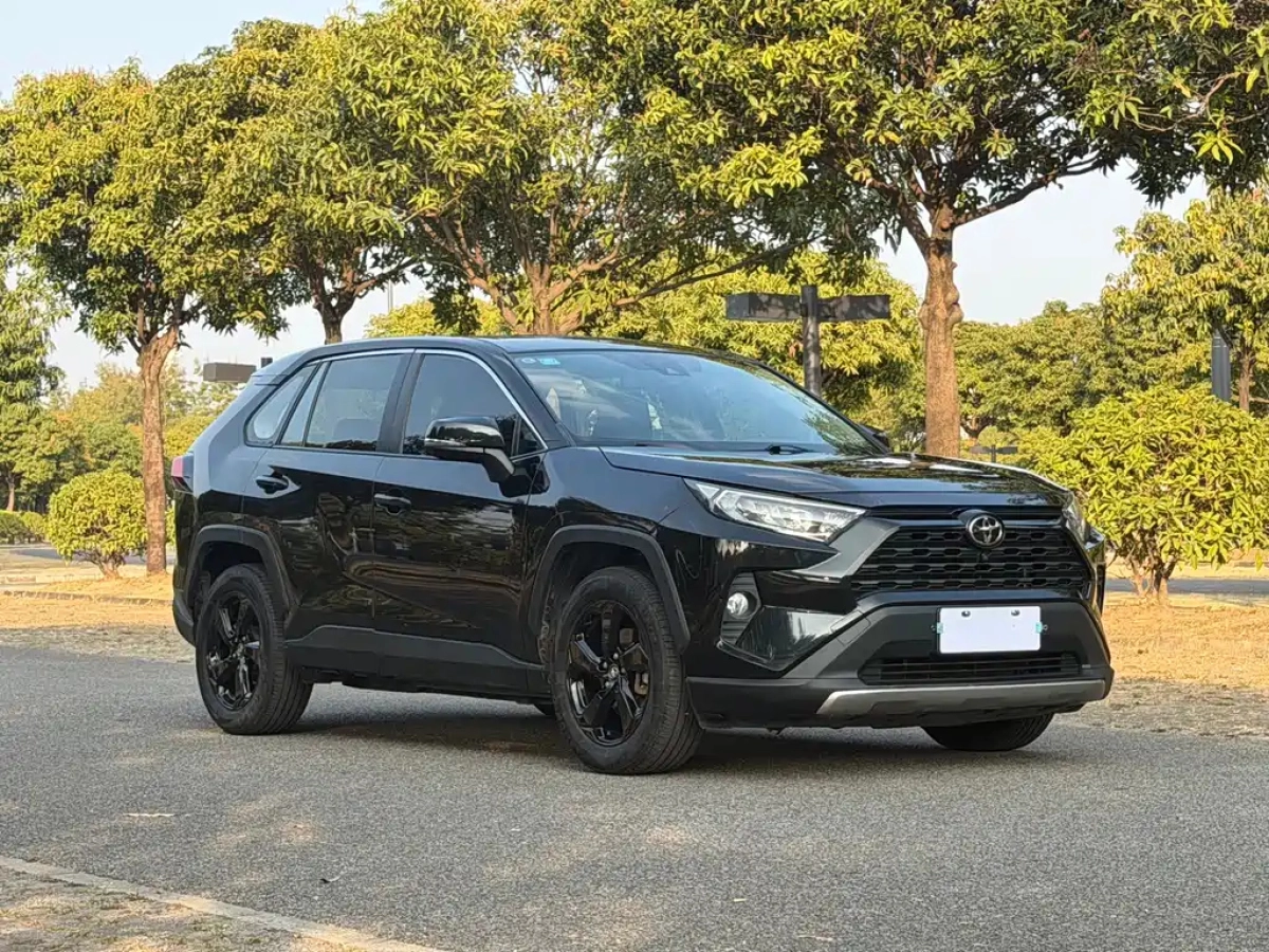 TOYOTA RAV4