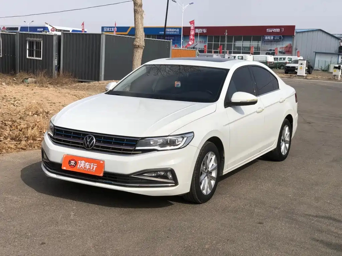 VOLKSWAGEN BORA  2022