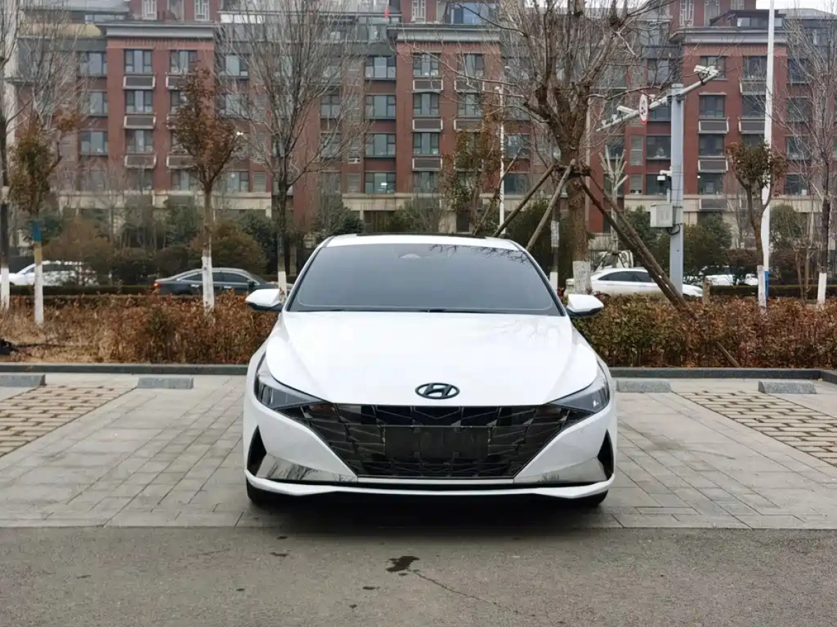 HYUNDAI ELANTRA