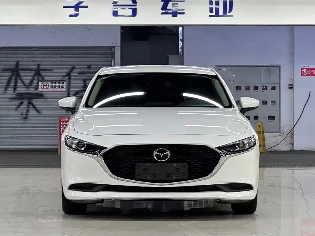 MAZDA 3 AXELA