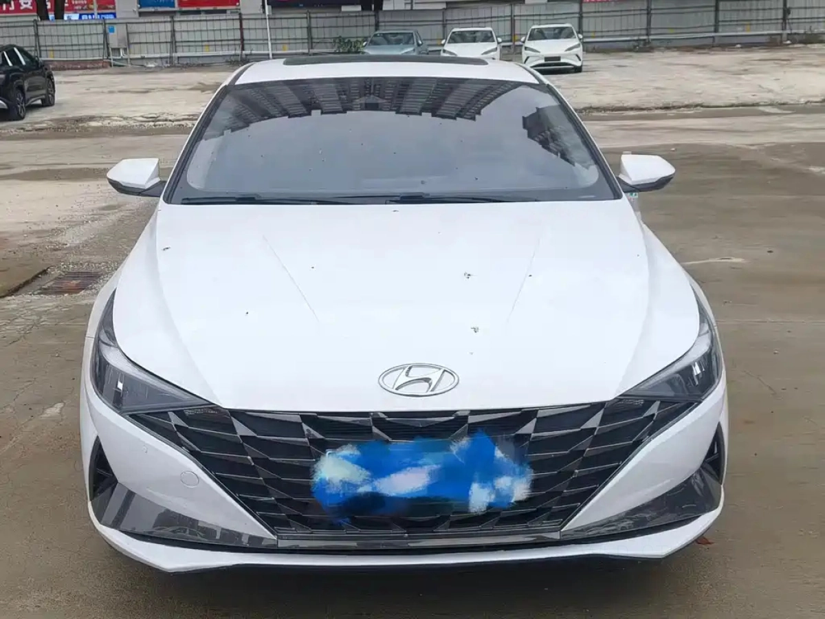 HYUNDAI ELANTRA