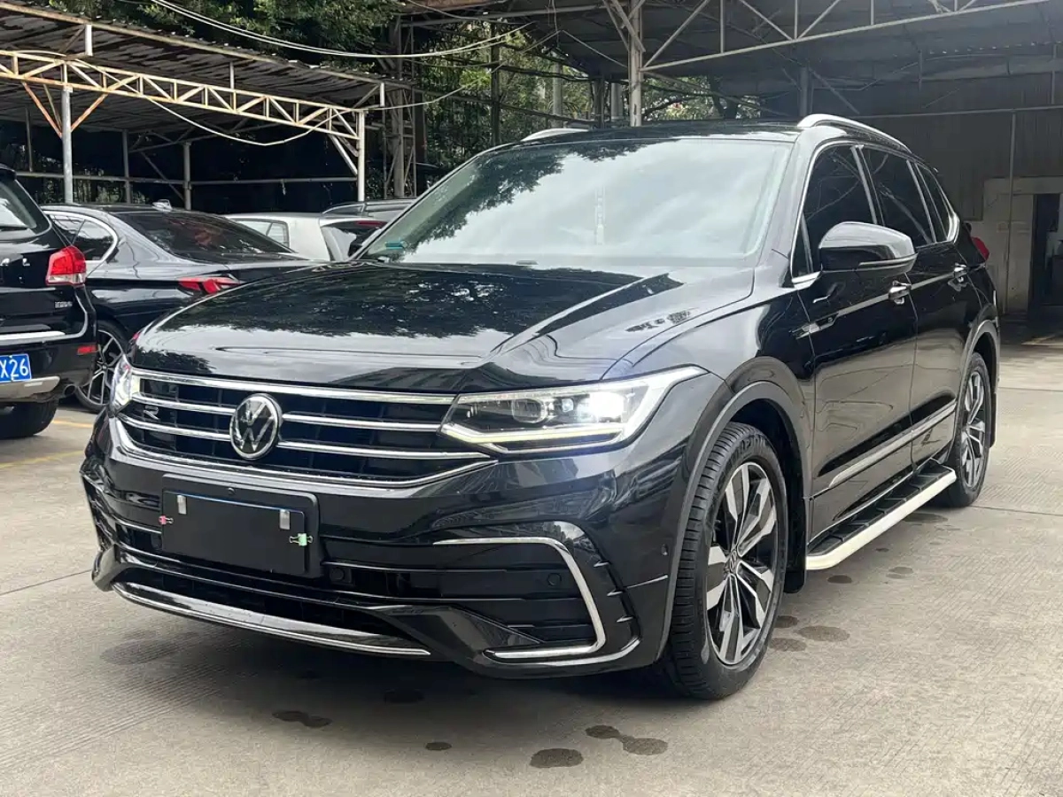 VOLKSWAGEN TIGUAN L