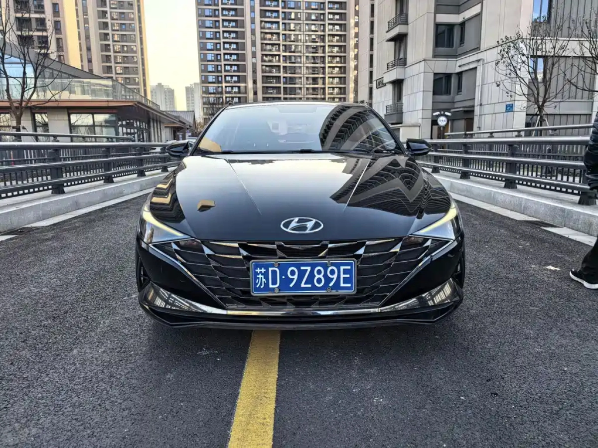 HYUNDAI ELANTRA