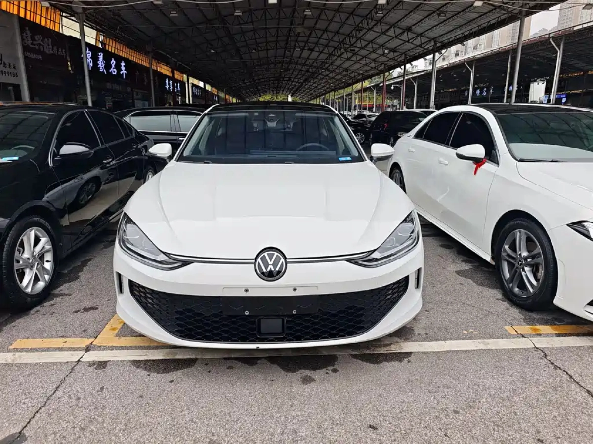VOLKSWAGEN LAMANDO