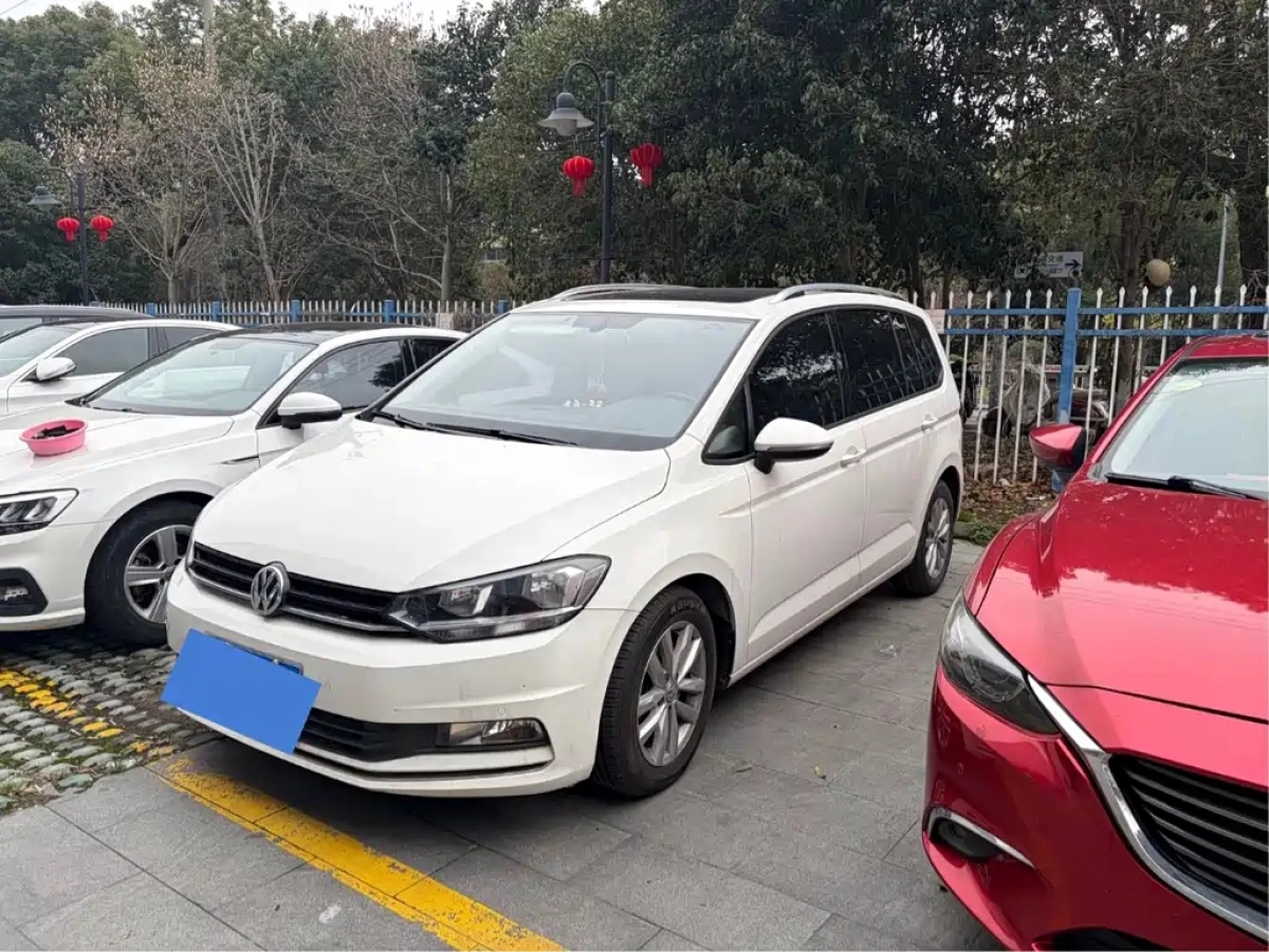 VOLKSWAGEN TOURAN  2019