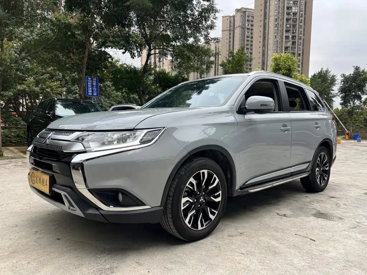 MITSUBISHI OUTLANDER  2019