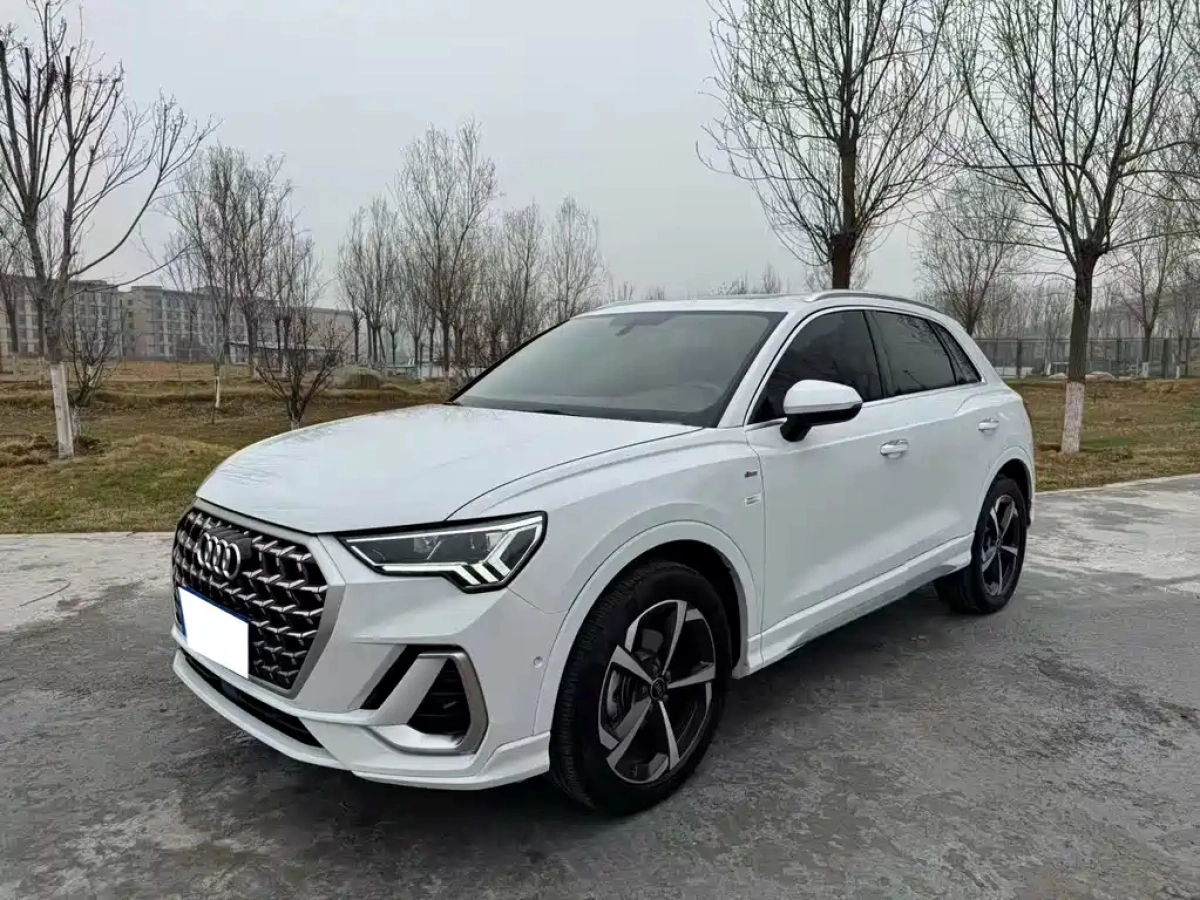 AUDI Q3  2025