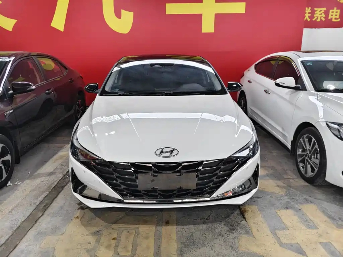HYUNDAI ELANTRA