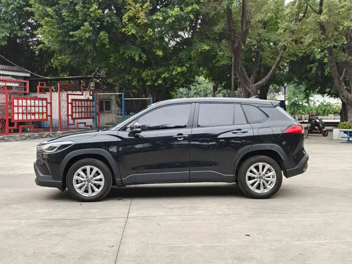 TOYOTA COROLLA CROSS