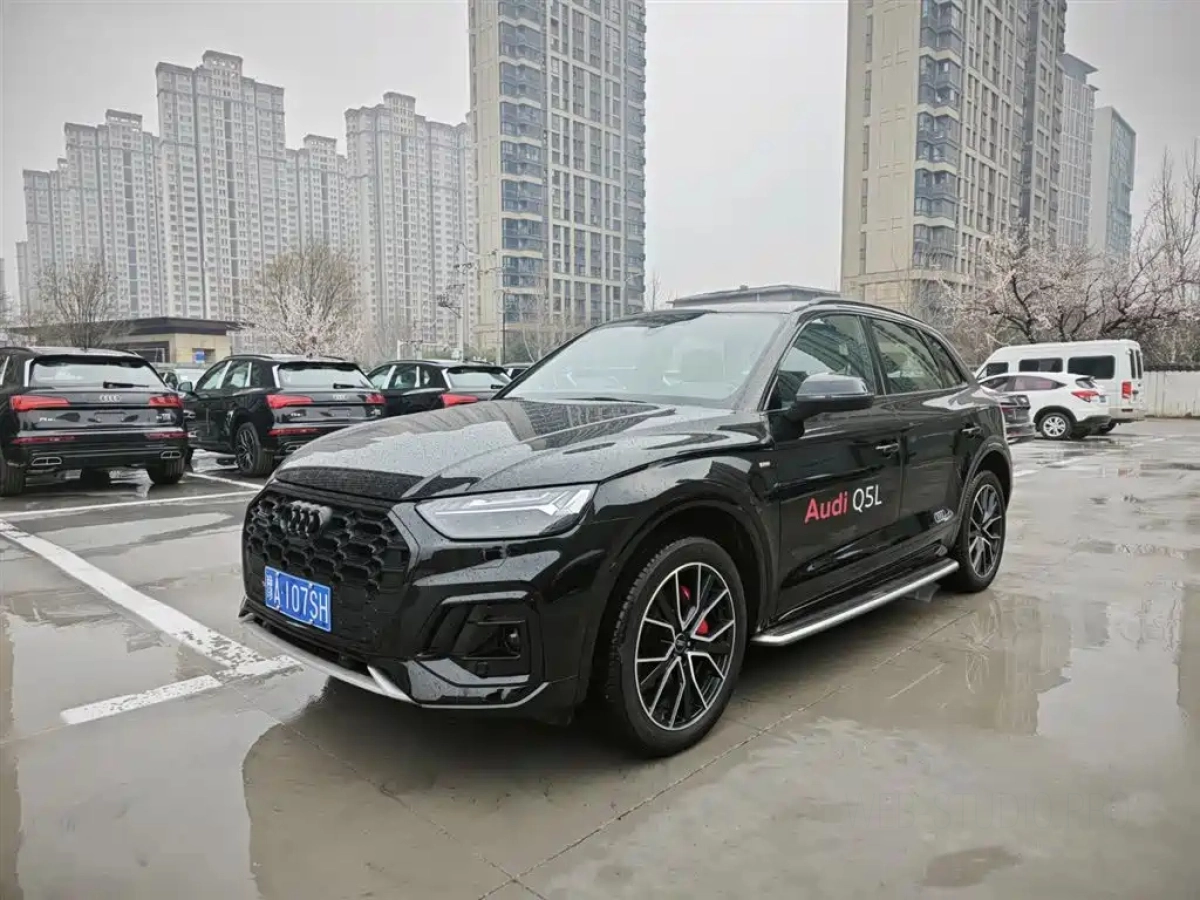 AUDI Q5L  2025
