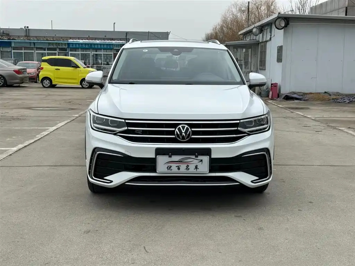 VOLKSWAGEN TIGUAN L