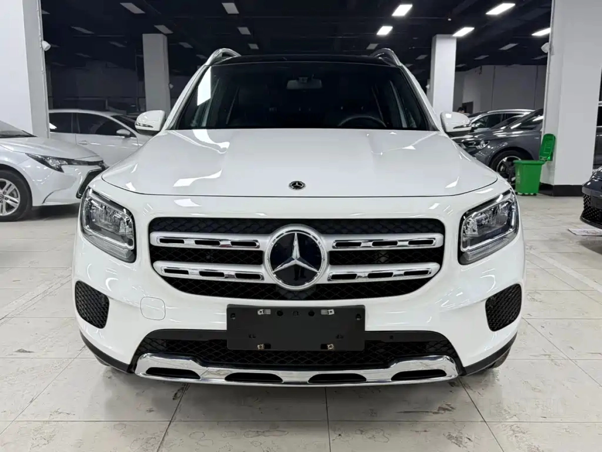 MERCEDES-BENZ GLB