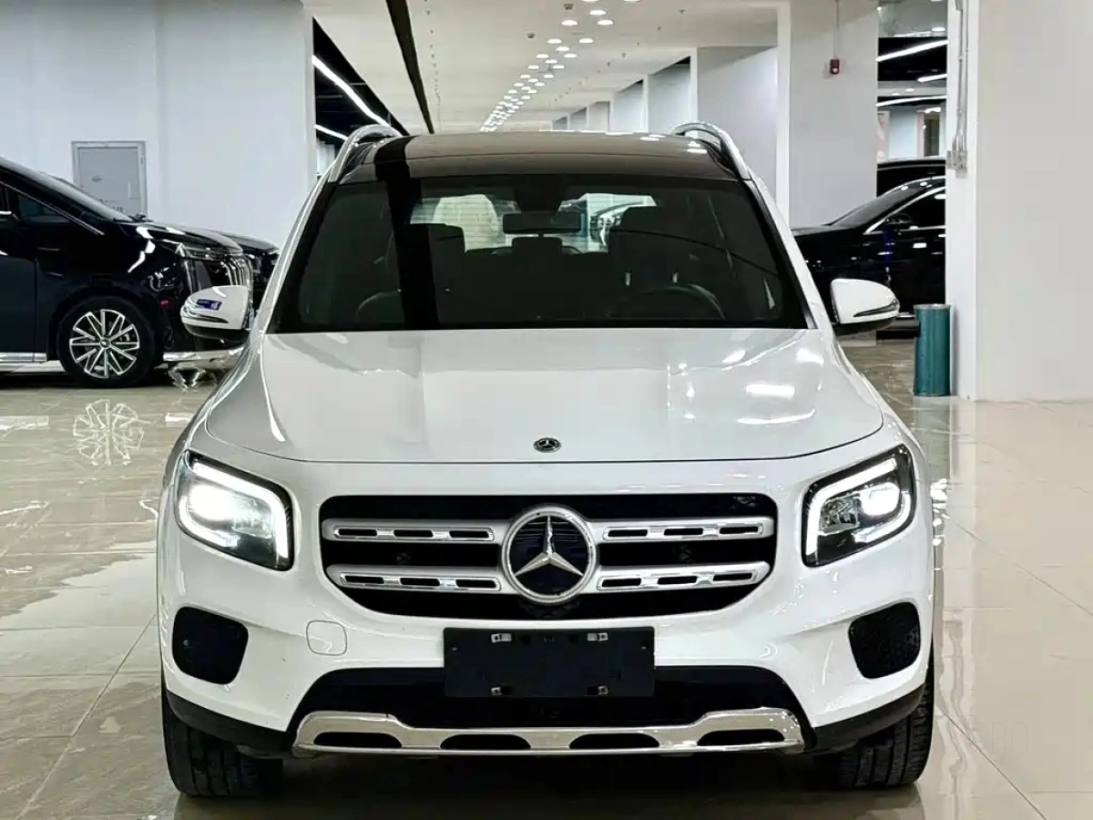 MERCEDES-BENZ GLB