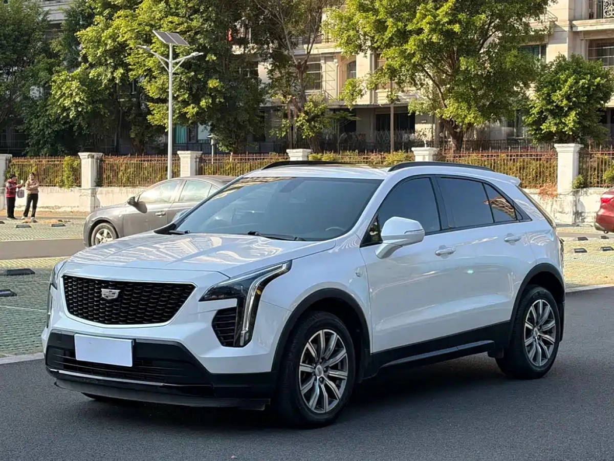 CADILLAC XT4