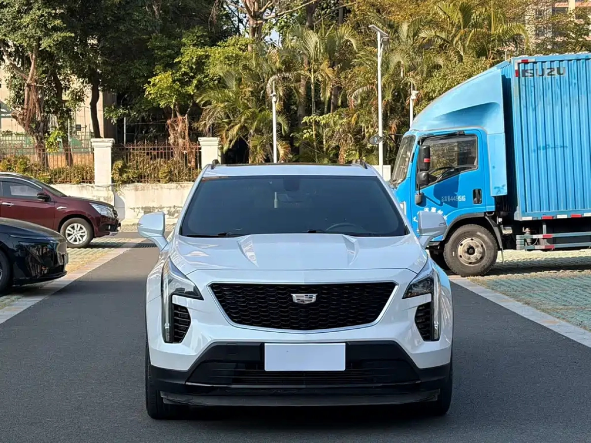 CADILLAC XT4