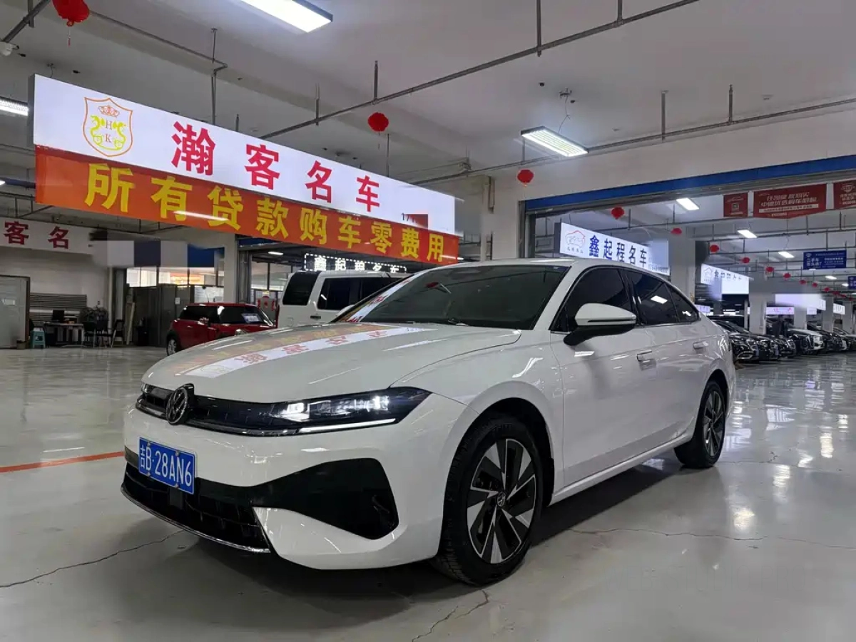 VOLKSWAGEN SAGITAR  2025