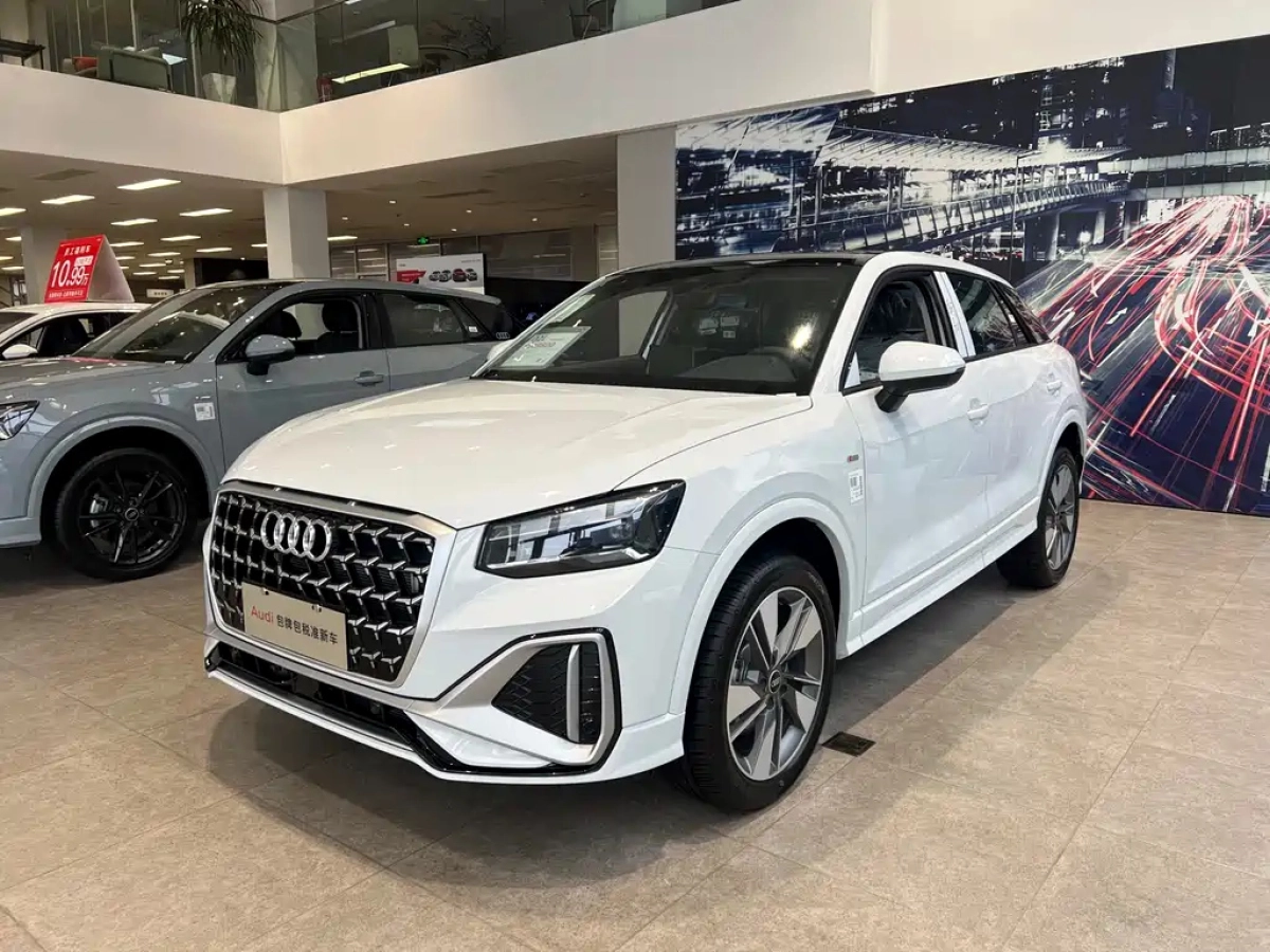 AUDI Q2L  2026