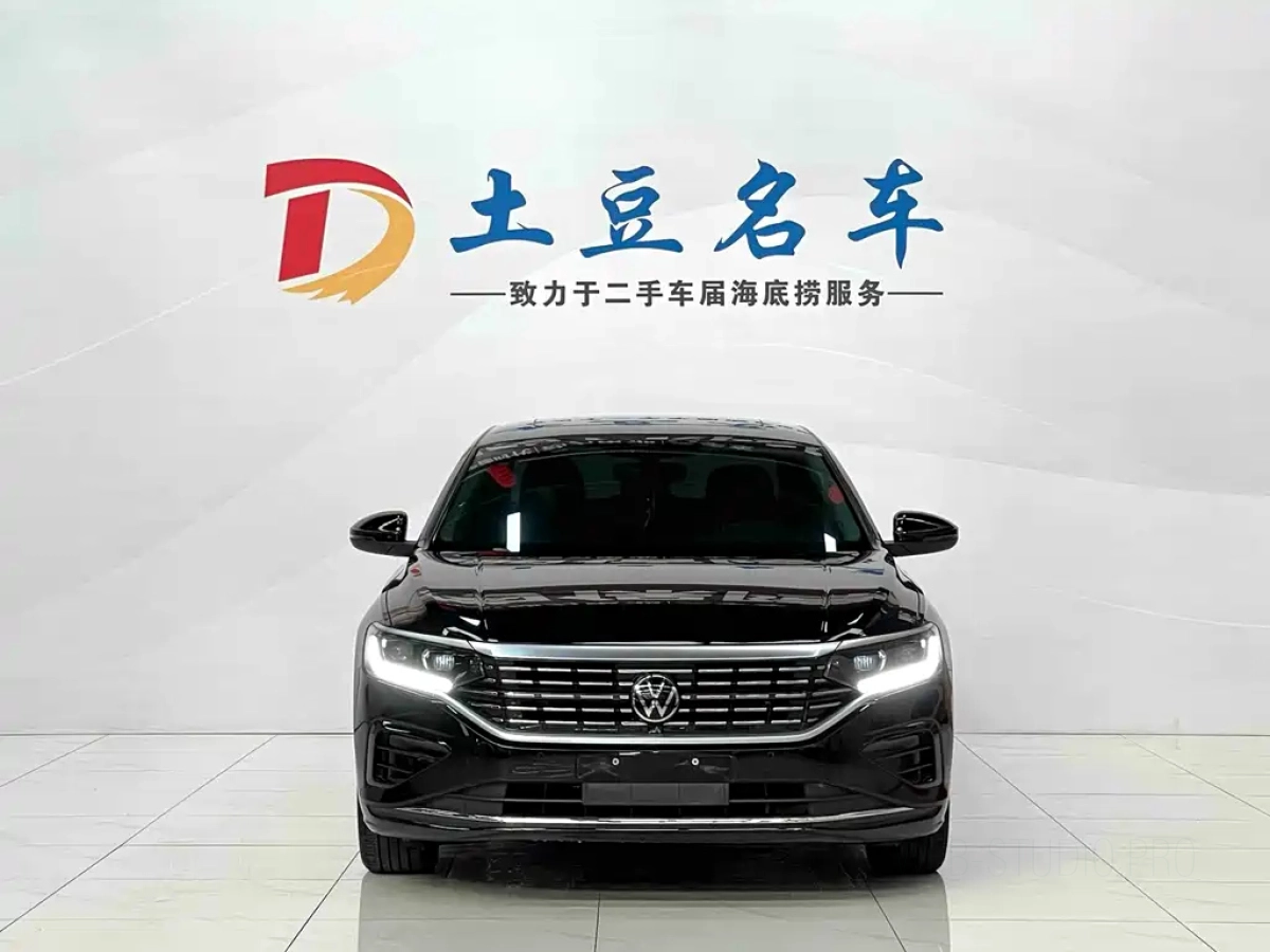 VOLKSWAGEN PASSAT  2023