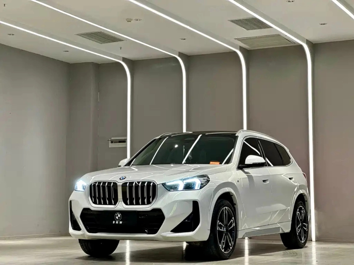 BMW X1  2024