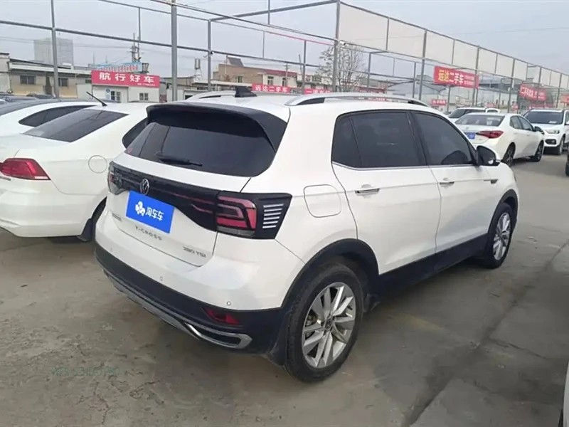 VOLKSWAGEN T-CROSS