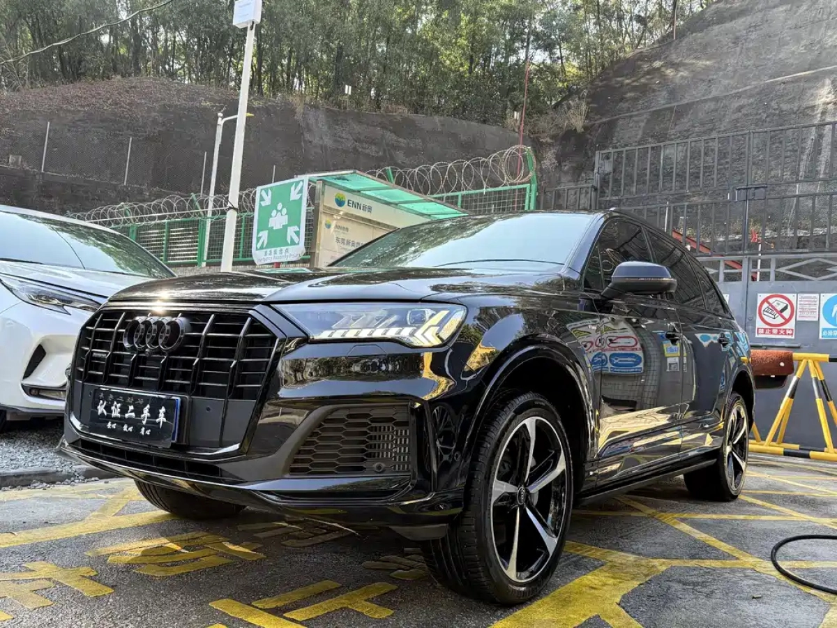 AUDI Q7  2021