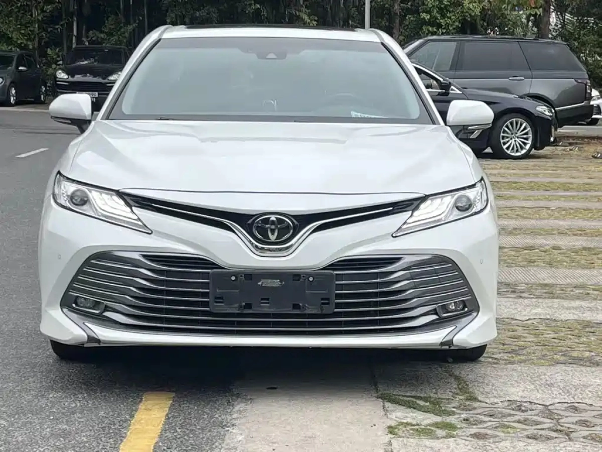 TOYOTA CAMRY