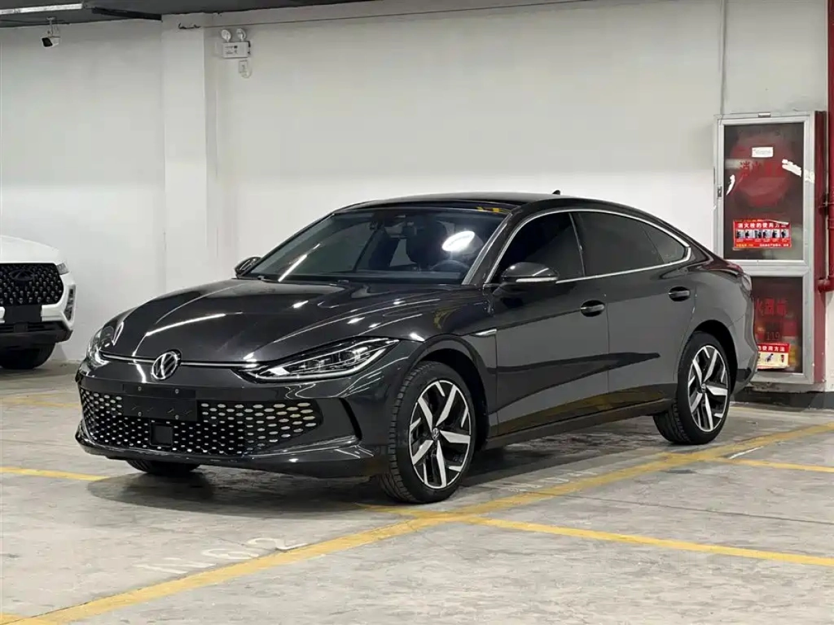 VOLKSWAGEN LAMANDO  2023