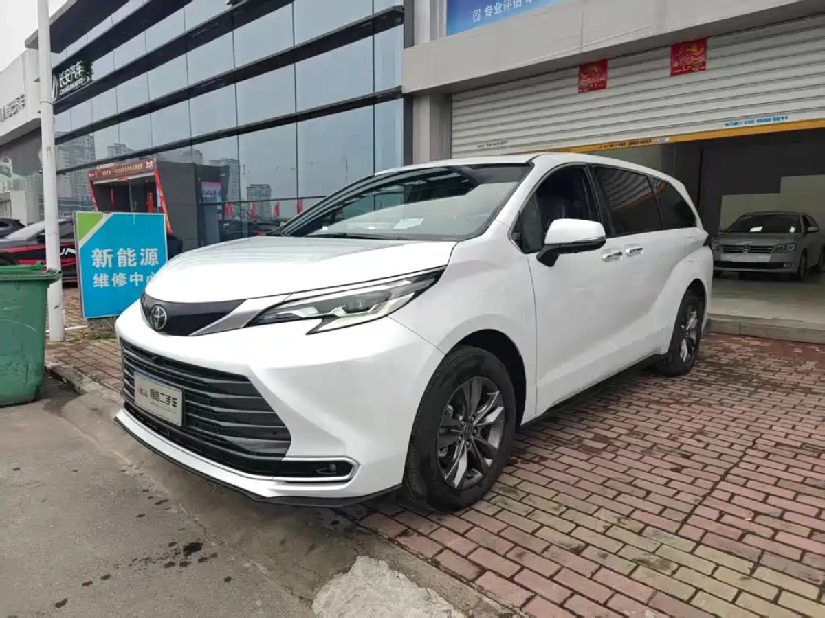 TOYOTA SIENNA