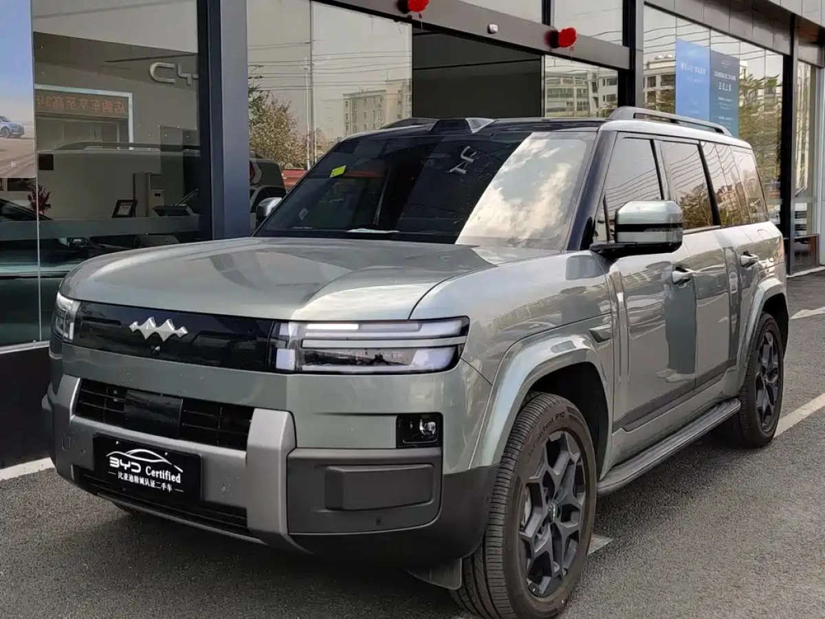 BYD FANGCHENG TITAN 7  2025